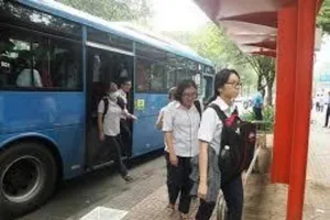 Ý thức nhường ghế của người trẻ đâu rồi?