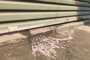 Ném mắm tôm vào nhà con nợ bị phạt thế nào?