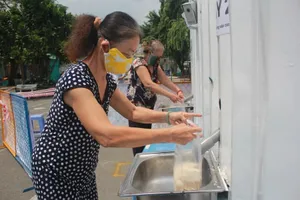 Máy ATM gạo tình thương đã hoạt động ở quận 12