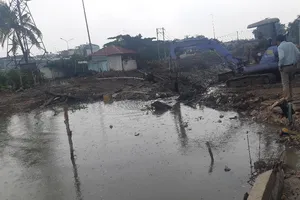 Quận 12: Trời không mưa nhà dân vẫn bị ngập