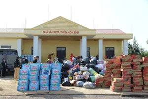 Trao 350 suất quà cho người dân vùng lũ tỉnh Quảng Bình