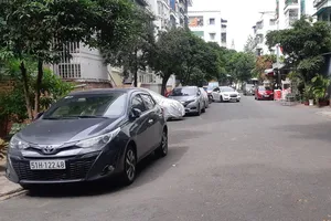 Từ ngày mai, ô tô từ 4 đến 9 chỗ không buộc lắp bình chữa cháy