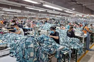 Người lao động tại Công ty TNHH Fly High Garment. Ảnh: ĐẶNG LÊ