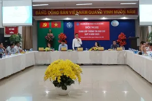 Ông Lò Quân Hiệp, Giám đốc BHXH TP.HCM phát biểu trong buổi cung cấp thông tin cho báo chí. Ảnh: NGUYỄN HIỀN