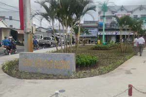 'Chuyển' rác thành hoa