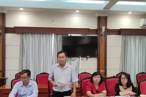 Các đại diện ngành góp ý dự thảo Luật Đấu giá tài sản. Ảnh: NGUYỄN HIỀN