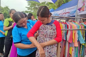 Phần quà bất ngờ dành cho công nhân có hoàn cảnh khó khăn