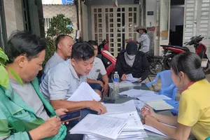 Một số người dân rất lo lắng không để tìm được nơi ở mới khi giá bồi thường, hỗ trợ rất thấp. Ảnh: NGUYỄN HIỀN