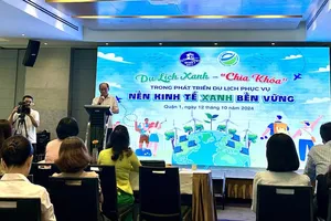 Ông Lê Viết Bình, Trưởng đại diện khu vực phía Nam Bộ Nông nghiệp và Phát triển nông thôn phát biểu tại hội nghị. Ảnh: Võ Hà