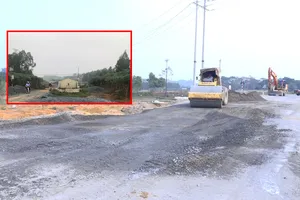 Hoàn tất di dời ngôi mộ cổ chắn ngang đường có vốn đầu tư 1.900 tỷ đồng