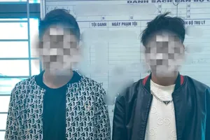 Bị công an mời làm việc vì mặc trang phục công an livestream trên Facebook