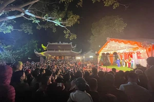 Lễ hội Linh tinh tình phộc 2024: 'Chỉ có đôi nam nữ lễ mật bên trong miếu'