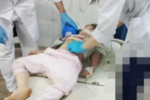 Bé gái 5 tuổi hóc dị vật, bác sỹ khuyến cáo phụ huynh cẩn trọng