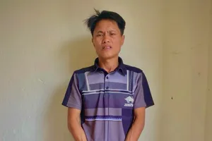 Cầm dao đòi gặp chủ tịch huyện yêu cầu giải quyết tin đồn vợ ngoại tình