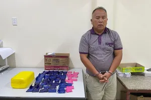 Mang gần 11.000 viên ma túy đi tiêu thụ thì bị cảnh sát bắt