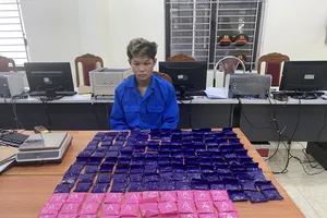 Công an Sơn La bắt quả tang các nghi phạm vận chuyển 2 bánh heroin và 30.000 viên ma túy