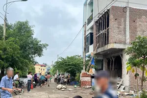 Hai cha con bị điện giật tử vong trong căn nhà đang xây