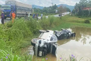 Vụ 2 ô tô lật xuống ao ở Phú Thọ: Một người không qua khỏi