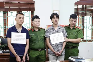 2 anh em mua bán 9 bánh heroin