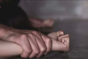 Điều tra nghi án thiếu nữ 16 tuổi bị cha dượng và anh trai của ông này xâm hại 