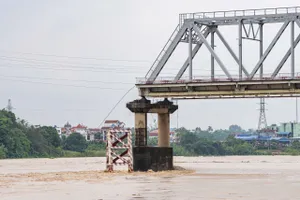 Phú Thọ cần sớm có phương án tháo dỡ phần còn lại của cầu Phong Châu