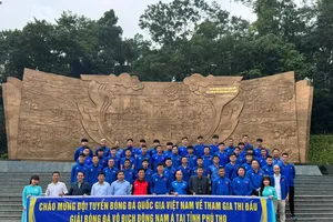 Đội tuyển Việt Nam dâng hương tưởng nhớ các Vua Hùng trước thềm AFF Cup 2024