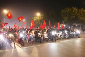 Công an xử phạt nhiều trường hợp 'đi bão' vi phạm luật giao thông