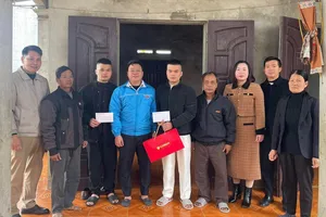 Cặp song sinh viết đơn tình nguyện nhập ngũ, muốn gắn bó lâu dài trong quân đội