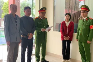 Khởi tố thêm 1 bị can lừa bán xe Hải quan thanh lý