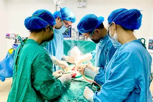 Báo động đỏ cứu thai phụ vỡ tử cung nguy kịch