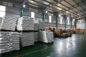 Cận cảnh kho hàng sản xuất cả trăm tấn mì chính, hạt nêm, dầu ăn giả