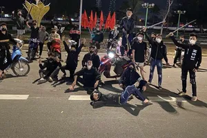 Hoà Bình: Khởi tố 17 thanh thiếu niên tụ tập, đua xe trái phép