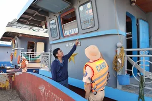 Phú Thọ ra quân tổng kiểm soát tàu bơm hút, vận chuyển cát sỏi đường thủy