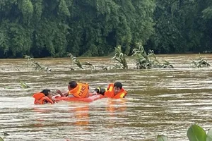 Hai người chết và mất tích, hàng trăm ngôi nhà bị ảnh hưởng do mưa lũ