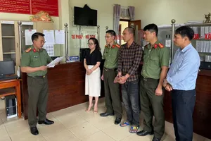 Kẻ lừa đảo đang nằm võng 'chốt đơn' với nạn nhân thì bị bắt