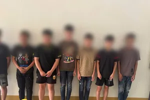 Đi 'bão' mừng chiến thắng của U23 Việt Nam, 5 thiếu niên bị tạm giữ