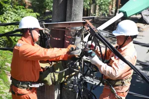 EVNHANOI hoãn cắt điện, tập trung cung ứng điện trong cao điểm nắng nóng