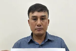 Giữ người trong trường hợp khẩn cấp với tài xế chặt chém 2,5 triệu đồng cuốc xe 70km