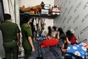 Triệt phá tụ điểm cho tiếp viên 'chiều khách tới Z' trong quán karaoke ở Tam Đảo