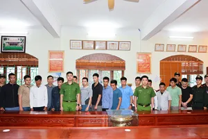 Bắt giữ 16 người chế tạo, mua bán vũ khí trái phép ở Lai Châu