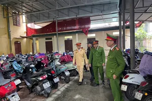 CSGT tổng kiểm tra bãi giữ xe trong và ngoài trường học trên toàn quốc