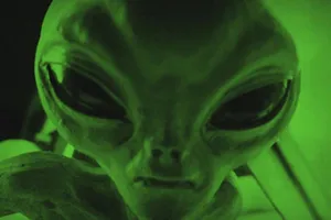 Người ngoài hành tinh vẫn thường đến trái đất và cho xây dựng căn cứ bí mật?