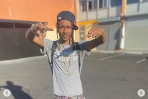 Rapper Zerail Dijon Rivera, 21 tuổi, bị bắn chết khi đang ngồi trong xe livestream cùng fan hâm mộ.