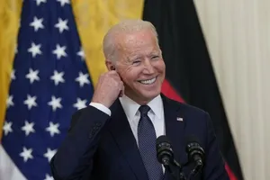 Tổng thống Mỹ Joe Biden phát biểu trong buổi họp báo với Thủ tướng Đức Angela Merkel tại Nhà Trắng, ngày 15-7.