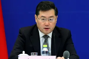 Tân Đại sứ Trung Quốc tại Mỹ, ông Tần Cương, đã thể hiện sự lạc quan về tương lai mối quan hệ giữa hai nước khi máy bay chở ông đáp xuống Mỹ hôm 28-7.