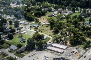 Hình ảnh thiệt hại sau trận lũ lụt lịch sử ở thị trấn Waverly, bang Tennessee, Mỹ.