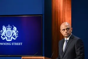 Bộ trưởng Y tế Anh Sajid Javid tại cuộc họp báo ở London.