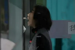 Người dân Trung Quốc được xét nghiệm COVID-19.