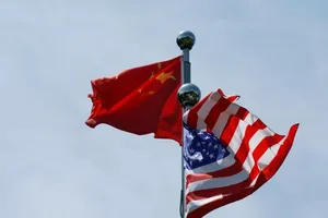 Quốc kỳ Trung Quốc và Mỹ.