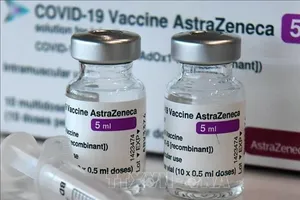 Hai lọ vaccine ngừa COVID-19 của hãng dược AstraZeneca.